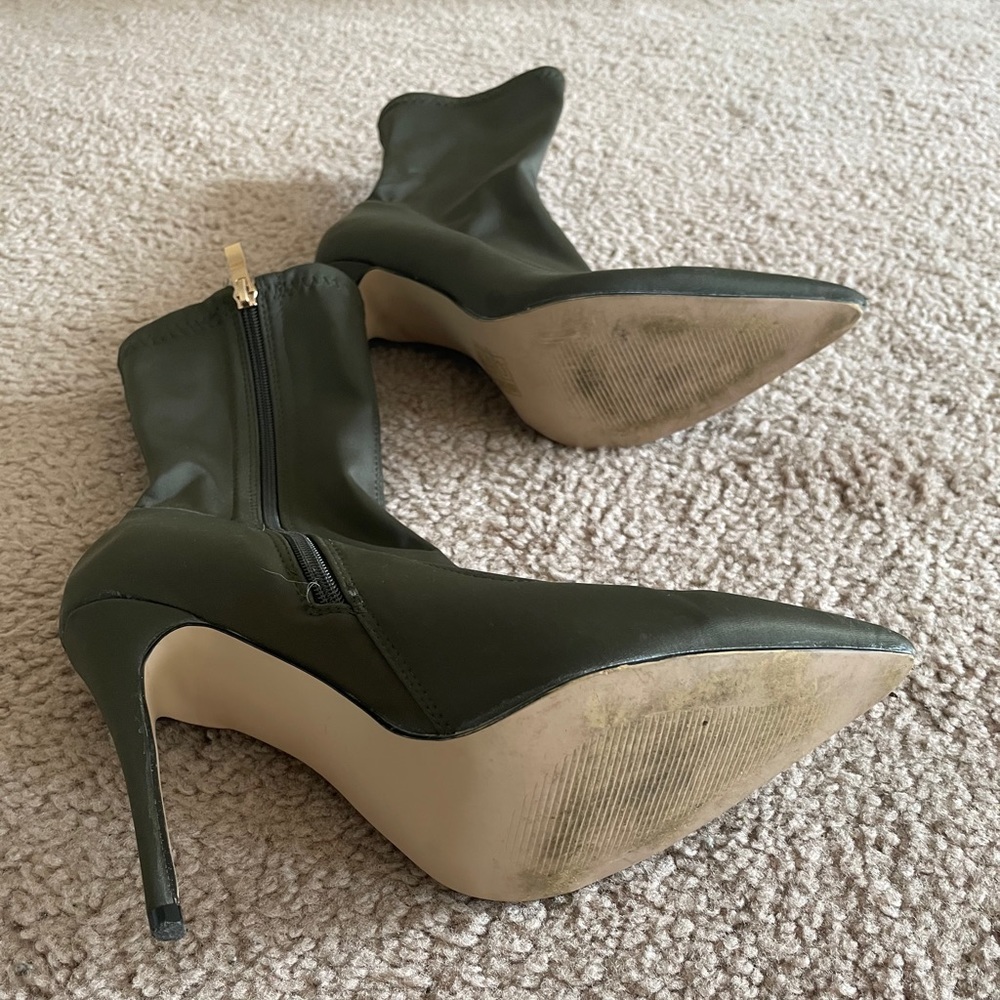 Pointed toe booties - Picture 3 of 5